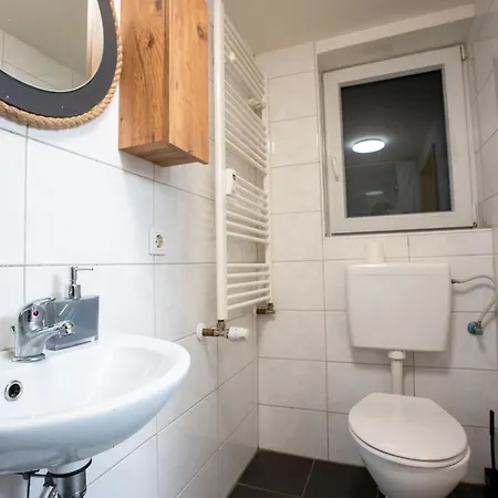 Serviceroom24 - Space In Wlan - Smart-tv - 24-7 Check-in Und Kueche Apartment