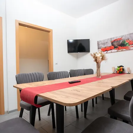 Serviceroom24 - Space In Wlan - Smart-tv - 24-7 Check-in Und Kueche Apartment *
