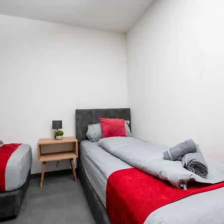 Apartment Serviceroom24 - Space In Wlan - Smart-tv - 24-7 Check-in Und Kueche