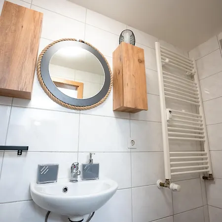 Apartment Serviceroom24 - Space In Wlan - Smart-tv - 24-7 Check-in Und Kueche