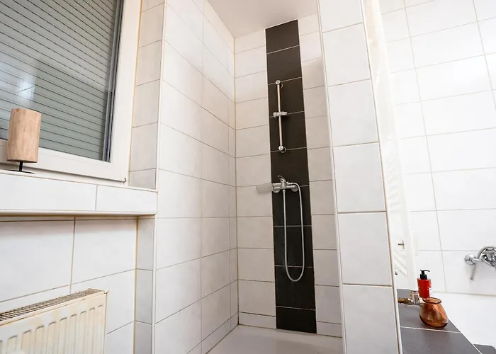 Appartement Serviceroom24 - Space In Wlan - Smart-tv - 24-7 Check-in Und Kueche *